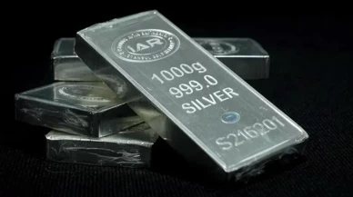 Gümüş zirveden düştü