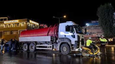 Bornova'da vidanjörle motosiklet çarpıştı: Sürücü hayatını kaybetti