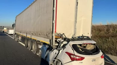 Kuzey Marmara Otoyolu'nda otomobil tıra çarptı: 1 ölü