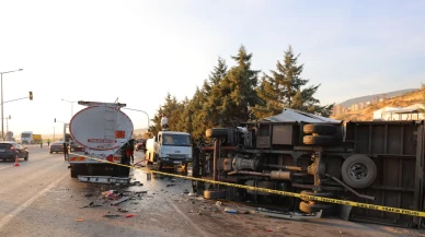 Kahramanmaraş’ta feci kaza! Yakıt tankerine çarpan sürücü hayatını kaybetti