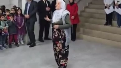 70 yaşındaki kadın, Cumhuriyet şiiriyle sosyal medyayı salladı