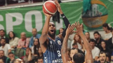 Anadolu Efes deplasmanda Bursaspor’u farklı geçti