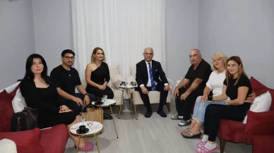 MHP Adana “Hayırlı Günler Komşum” ile gönül kapılarını aralıyor! İlk günde 45 ayrı ev ziyareti