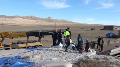 Aksaray’da TIR toprak yığınına çarptı: Sürücü hayatını kaybetti