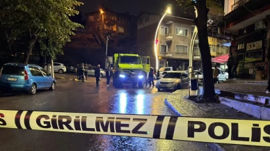 Şok görüntüler ortaya çıktı! Jiletle kendini keserek çevreye saldırdı, öldürüldü