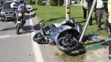 Çarşamba’da otomobil ile motosiklet çarpıştı: 2 yaralı