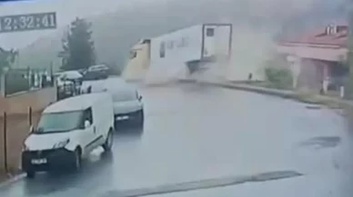 Çocuk parkında faciadan dönüldü