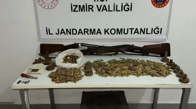 İzmir’de 13 yıldır aranan firari, sahte kimlikle yakayı ele verdi