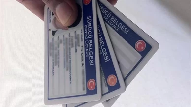 Eski tip ehliyetler geçerliliğini yitirecek