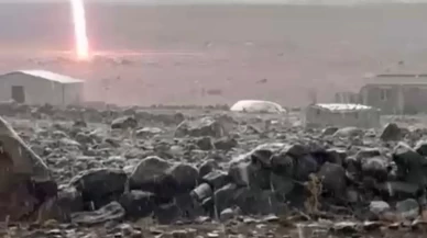 Diyarbakır'da yıldırım düşme anı kameraya yansıdı