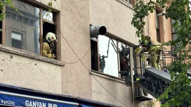 Beyoğlu’nda apartmanda havai fişek yangını: 6 kişilik aile kurtarıldı