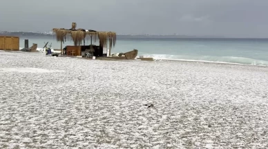 Antalya'yı dolu vurdu: 15 dakikada kışı yaşadılar