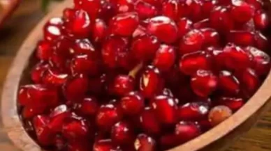 Mutfakta pratiklik arayanlara! 2 adımda nar ayıklama