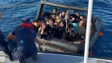 İzmir açıklarında 158 düzensiz göçmen kurtarıldı ve yakalandı