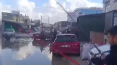 Ankara sokakları göle döndü: Vatandaşlar olta atıp balık tuttu