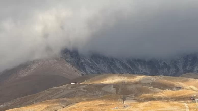 Erciyes Dağı'na mevsimin ilk karı düştü