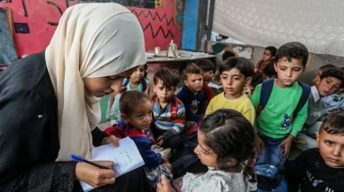 Gazze’de yıkılan okulların yerine evler sınıfa dönüştü