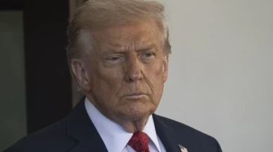 Trump, Kanada'ya uygulanan tarifeyi yüzde 10 artıracağını açıkladı