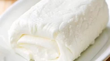 Kaymak Kaç Kalori? Besin Değerleri ve Kilo Aldırır mı?