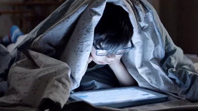 Ekran bağımlılığı çocukların sosyal becerilerini yok ediyor!