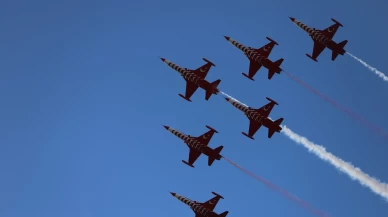 Gökyüzünün gururu Türk Yıldızları’ndan, Bandırma’da nefes kesen gösteri