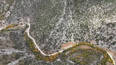 Isparta'da sonbaharın renkleri havadan görüntülendi