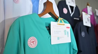 Ebeler mürdüm, hemşireler lacivert giyecek