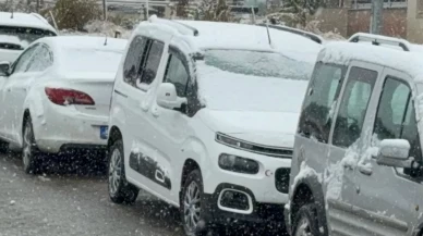 Sarıkamış’a mevsimin ilk karı düştü, kayak merkezi beyaza büründü