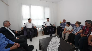 Bakan Kurum, depremden etkilenen Açıkgöz ailesini ziyaret etti