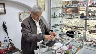 Karabüklü saat tamircisi yarım asırdır saatleri ayarlıyor