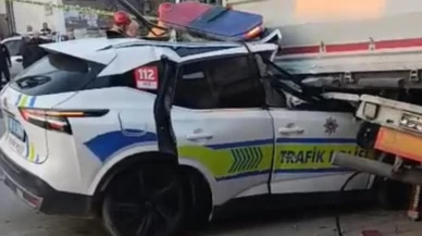 Manisa'da polis aracı TIR'a çarptı: 1 şehit, 1 yaralı