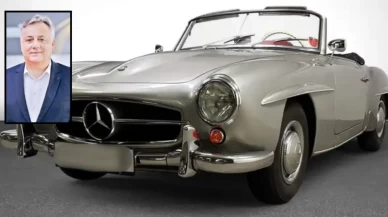 Klasik otomobiller sahnede