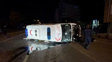 Samsun'da otomobil ile ambulans çarpıştı: Yaralılar var