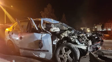 Erzurum’da kamyonet ile otomobil çarpıştı: 1 ölü, 2 yaralı