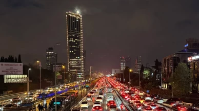 Akşam saatlerinde İstanbul’da ulaşım felç oldu
