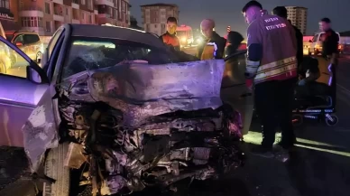 Hatay'da otomobil ile minibüs çarpıştı: 11 yaralı