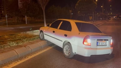 Kayseri’de direksiyon başında uyuyan alkollü sürücü kaldırıma çıktı! Uyandırılınca ne yaptığı şaşırttı