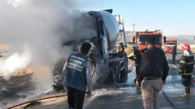 Gaziantep’te seyir halindeki beton mikseri alev aldı