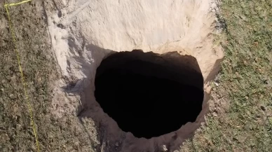 Aksaray’da 15 metre derinliğinde obruk oluştu