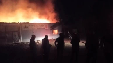 Amasya’da soğan deposu alev alev yandı