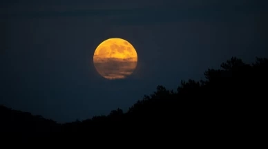 Spil Dağı'nın eşsiz manzarası "Kunduz Süper Ay" ile aydınlandı