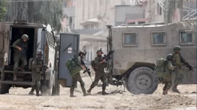 İsrailliler, Batı Şeria’da zeytin hasadı yapan Filistinlilere saldırdı