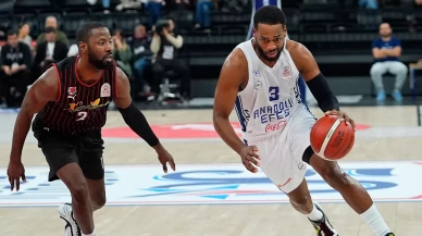 Anadolu Efes farklı kazandı