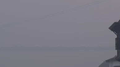 İstanbul’u sabah sis bastı! Kız Kulesi ve Boğaz köprüleri görünmez oldu