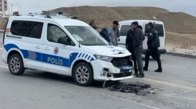 Ekip aracıyla hafif ticari araç çarpıştı: 1 Polis yaralandı!