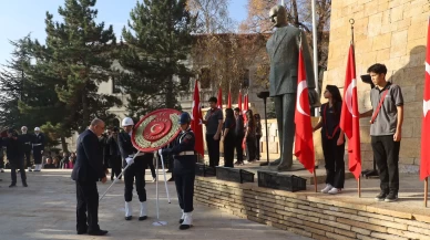 Cumhuriyetin temelleri atıldığı kentte Atatürk saygıyla anıldı