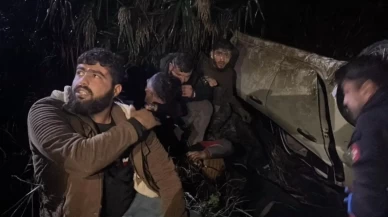 Hatay’da ‘dur’ ihtarına uymayan otomobil devrildi: 9 kaçak göçmen yakalandı, sürücü tutuklandı