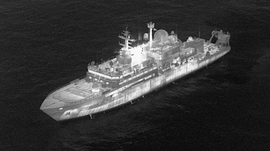 İngiltere kara sularında Rus casus gemisi alarmı!