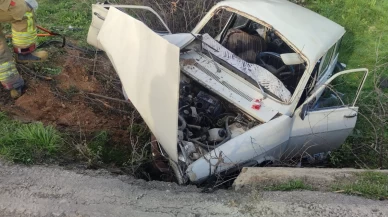 Kontrolden çıkan otomobil şarampole devrildi: Aynı aileden 2 kişi ağır yaralı