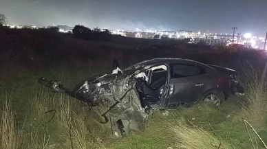 Kontrolden çıkan otomobil şarampole devrildi